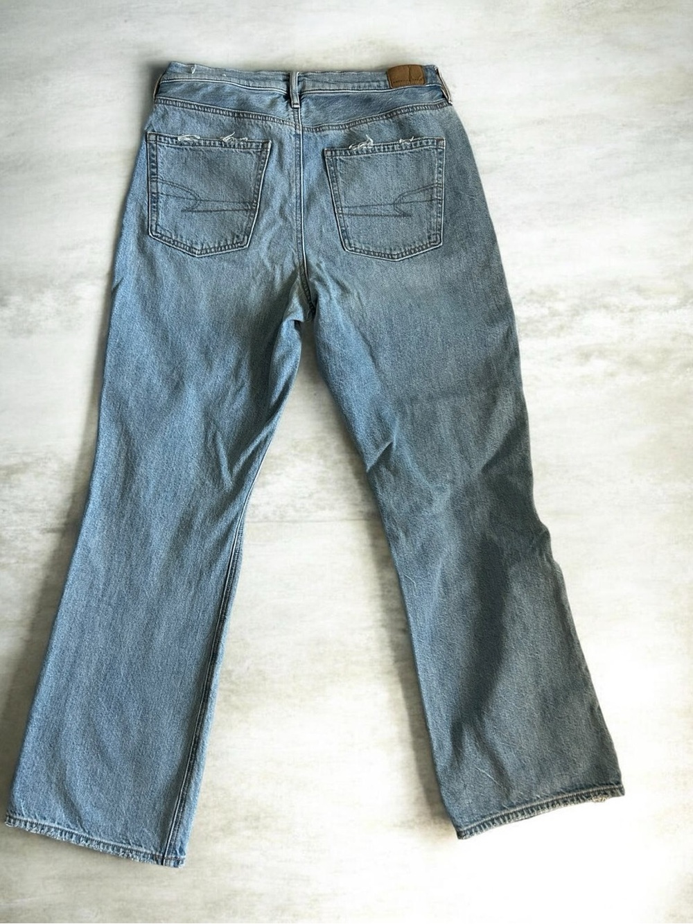 American Eagle Outfitters Light Wash Distressed 90s Bootcut Jeans - Picture 2 of 7